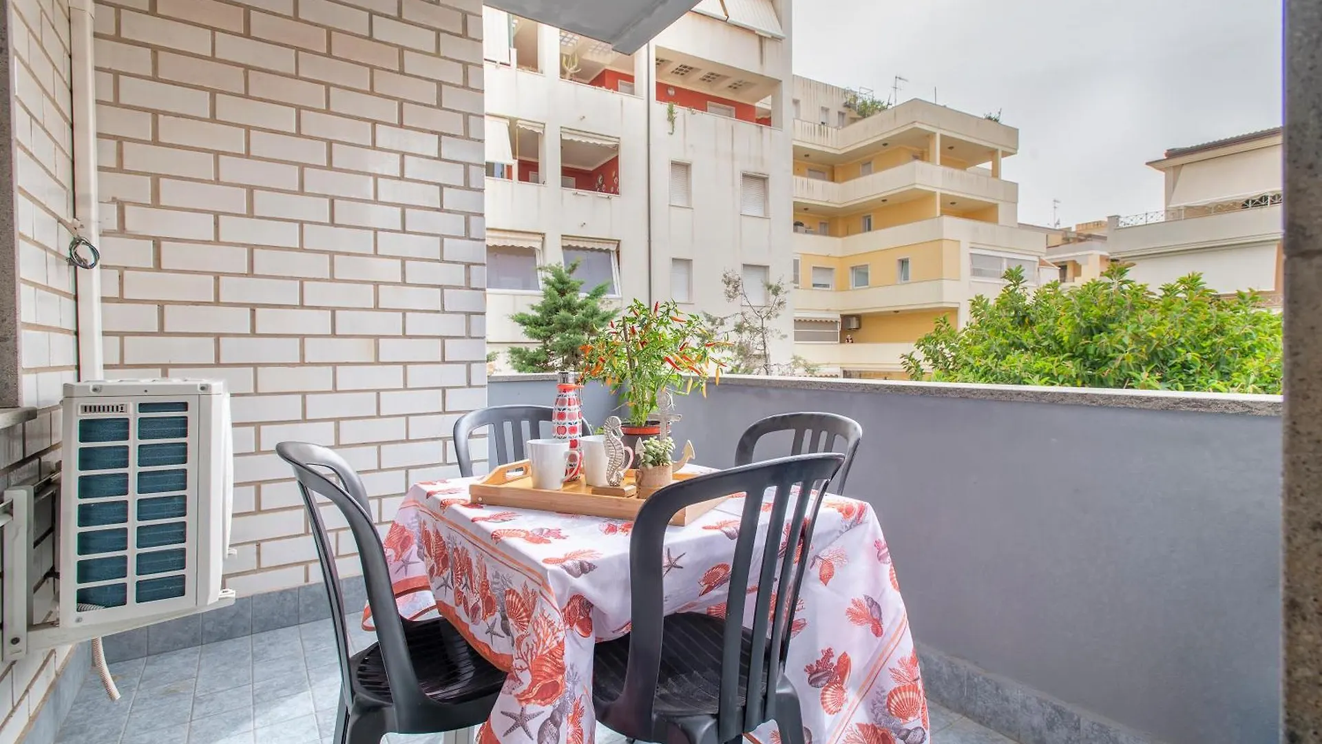 Sardinia Re - Lilium Central Flat - Free Parking Alghero Italien