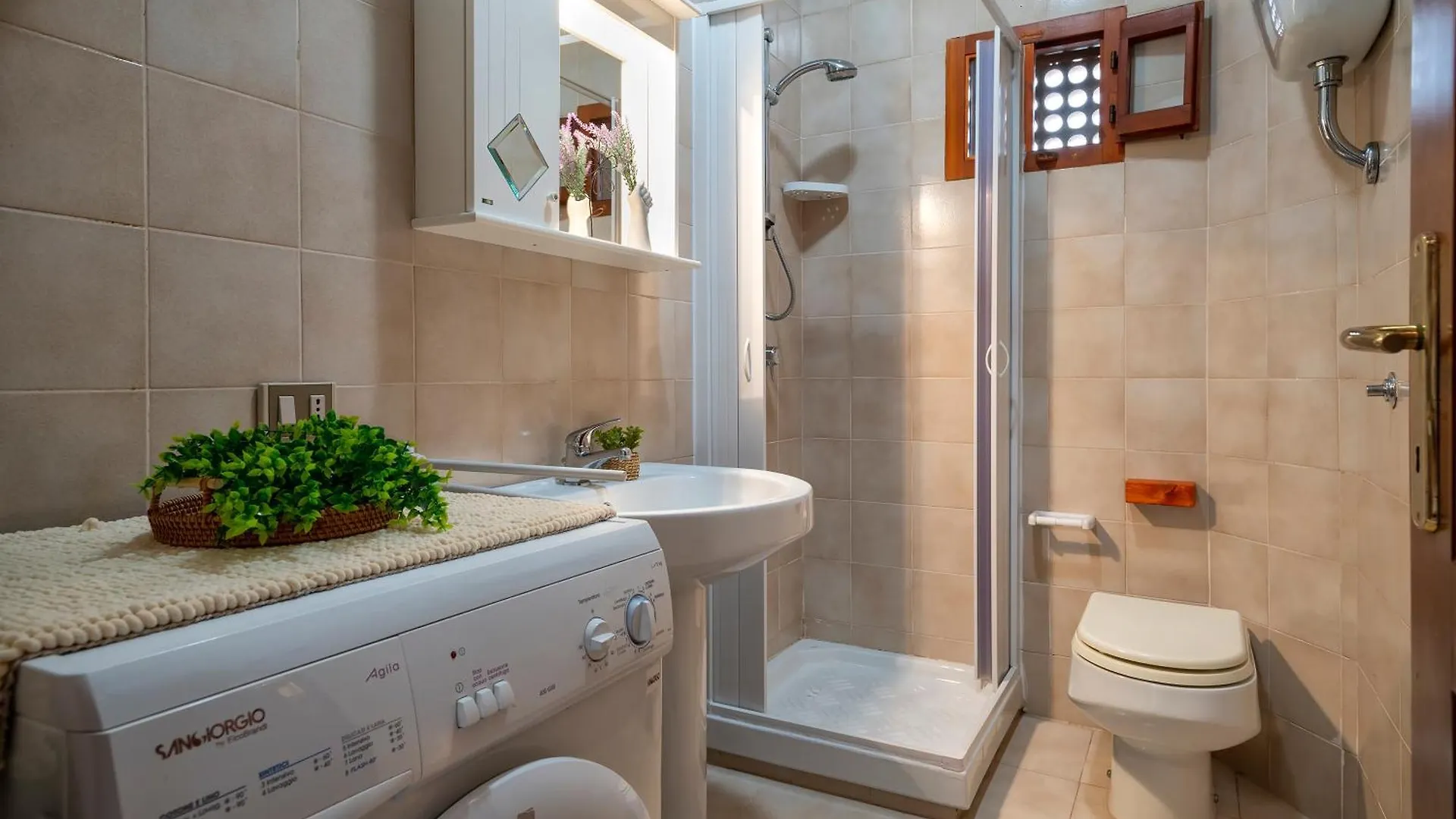 Sardinia Re - Lilium Central Flat - Free Parking Alghero Apartment
